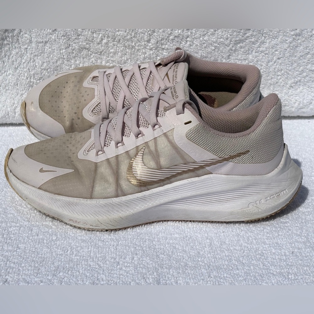Nike Women’s Zoom Winflo 8 Athletic Sneakers - Light Pink/Beige